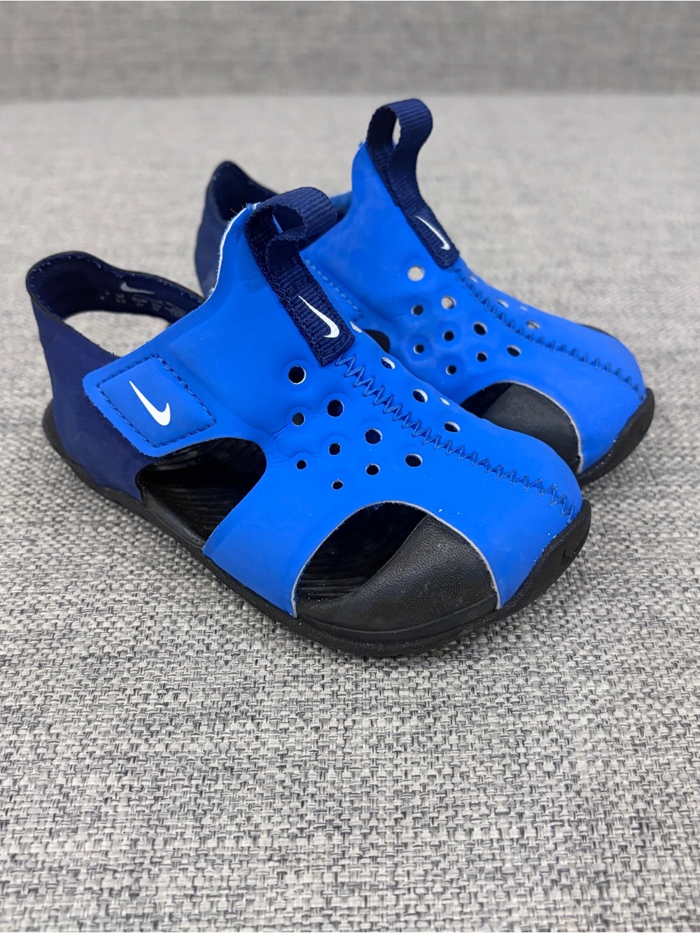 Nike Kids Royal Blue & Black Water Shoes size 7